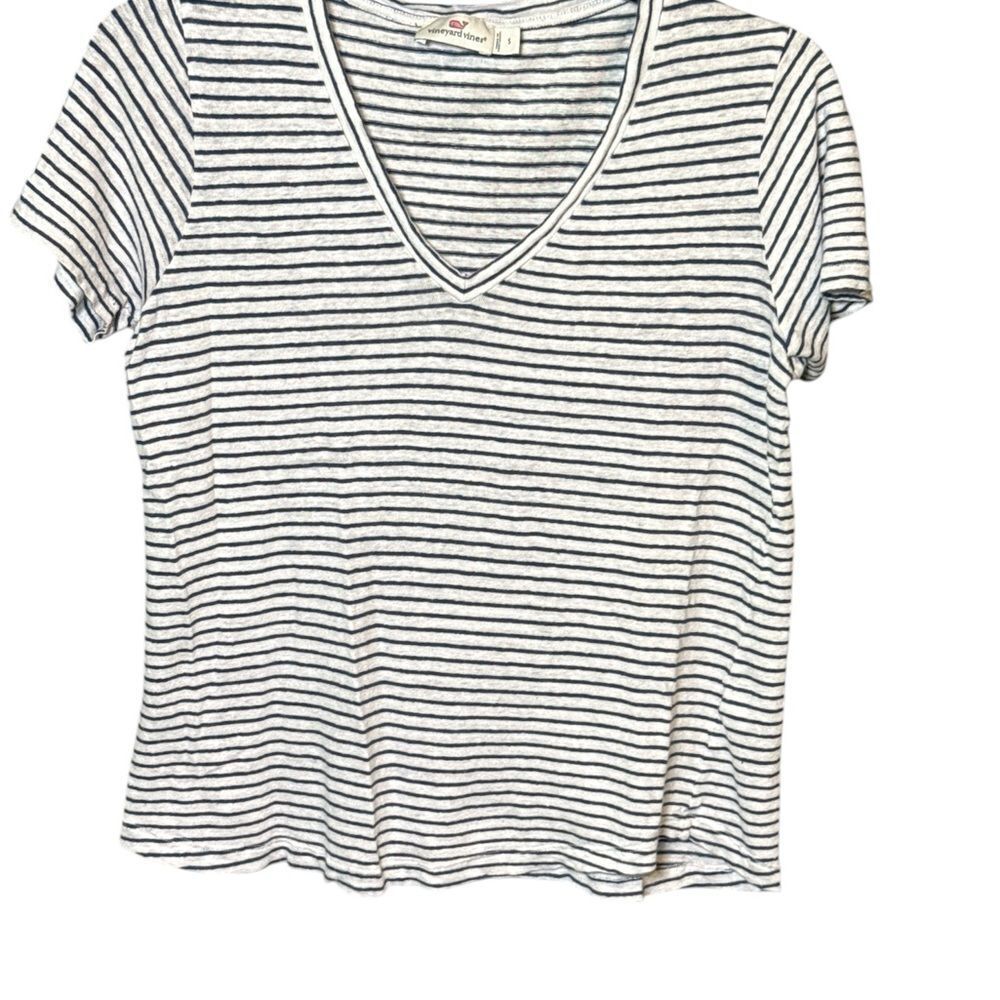 Vineyard vibes Women's Striped V-Neck Top